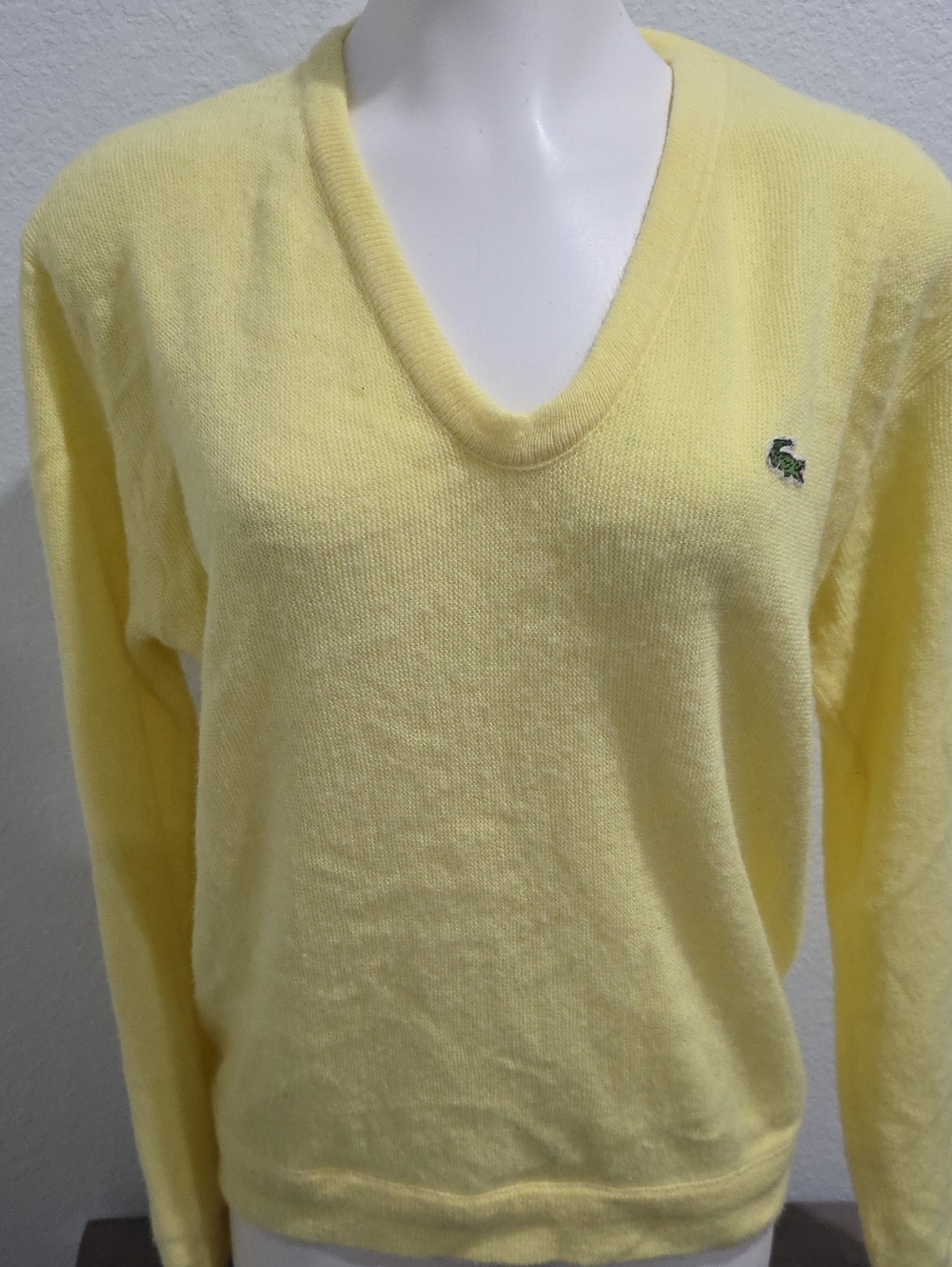 Vintage Izod Lacoste Yellow V-Neck Mens Sweater